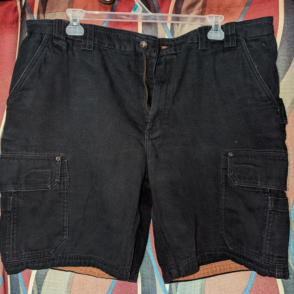 Duluth Trading shorts